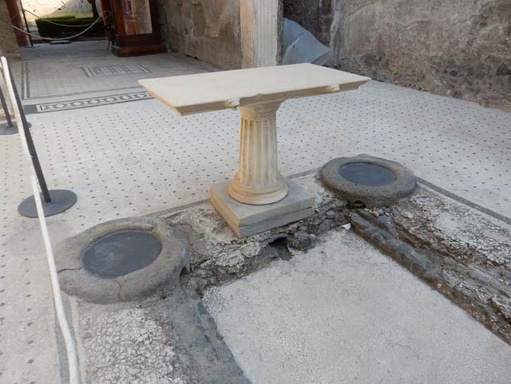 I.9.5 Pompeii. May 2017. Room 3, looking south across impluvium in atrium towards tablinum. Photo courtesy of Buzz Ferebee.