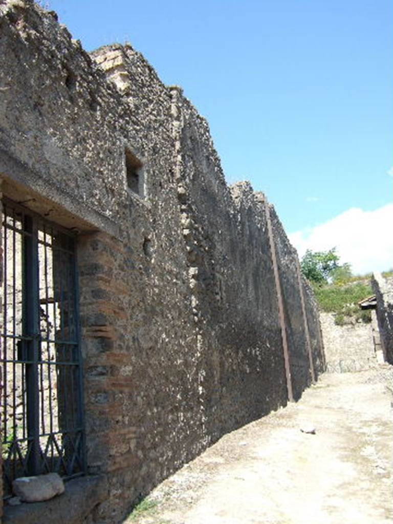 I.9.7 Pompeii. September 2005. Entrance and roadway looking north