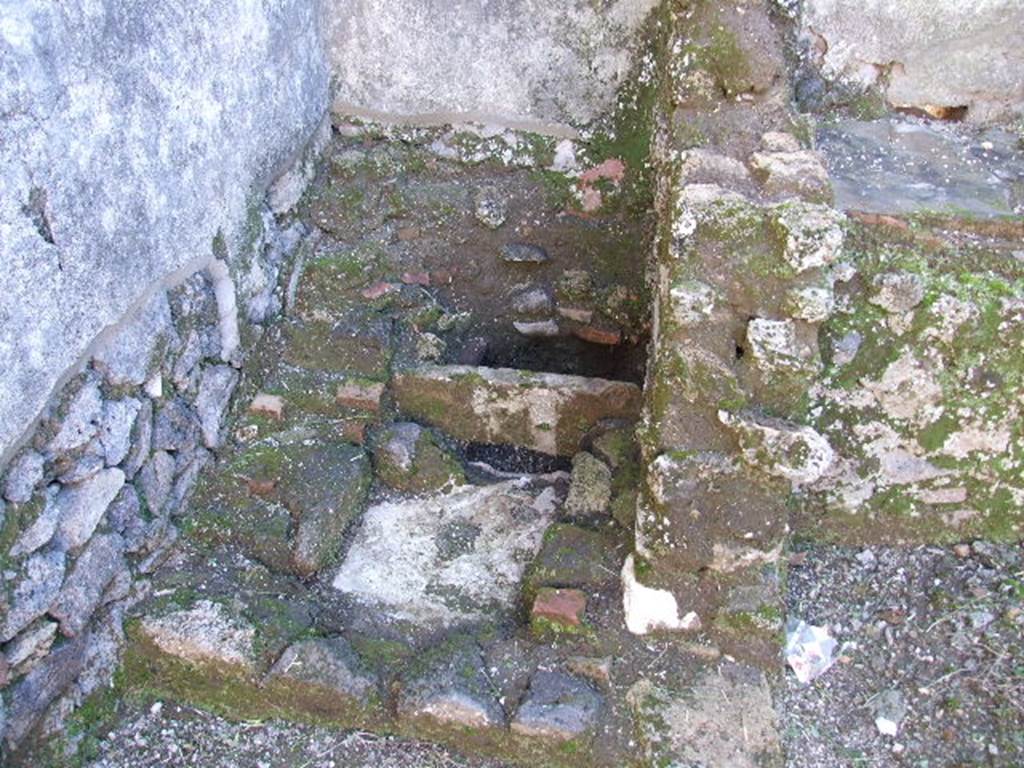 I.9.10 Pompeii. December 2006. Latrine in kitchen.