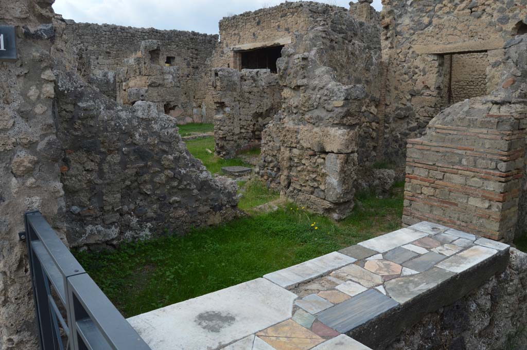 I.9.11 Pompeii. October 2017. Looking north-west from entrance doorway. 
Foto Taylor Lauritsen, ERC Grant 681269 DÉCOR.