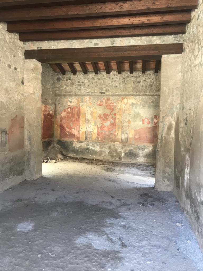 I.10.1 Pompeii. April 2019. Looking south across atrium, from entrance doorway.
Photo courtesy of Rick Bauer.