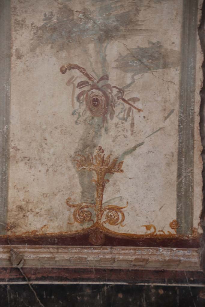 I.10.4 Pompeii. September 2021. 
East wall of atrium, detail from panel in south-east corner. Photo courtesy of Klaus Heese.