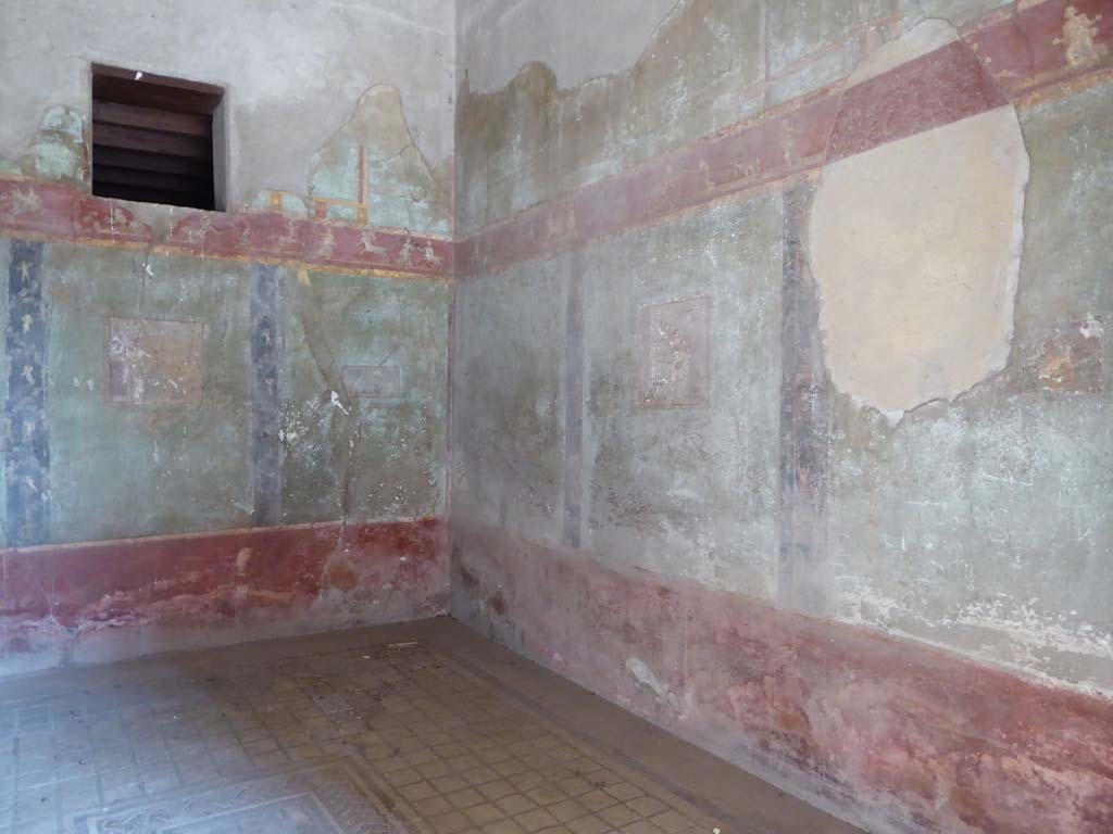 I.10.4 Pompeii. September 2017. Room 11, looking towards north-east corner and east wall.
Foto Annette Haug, ERC Grant 681269 DÉCOR.