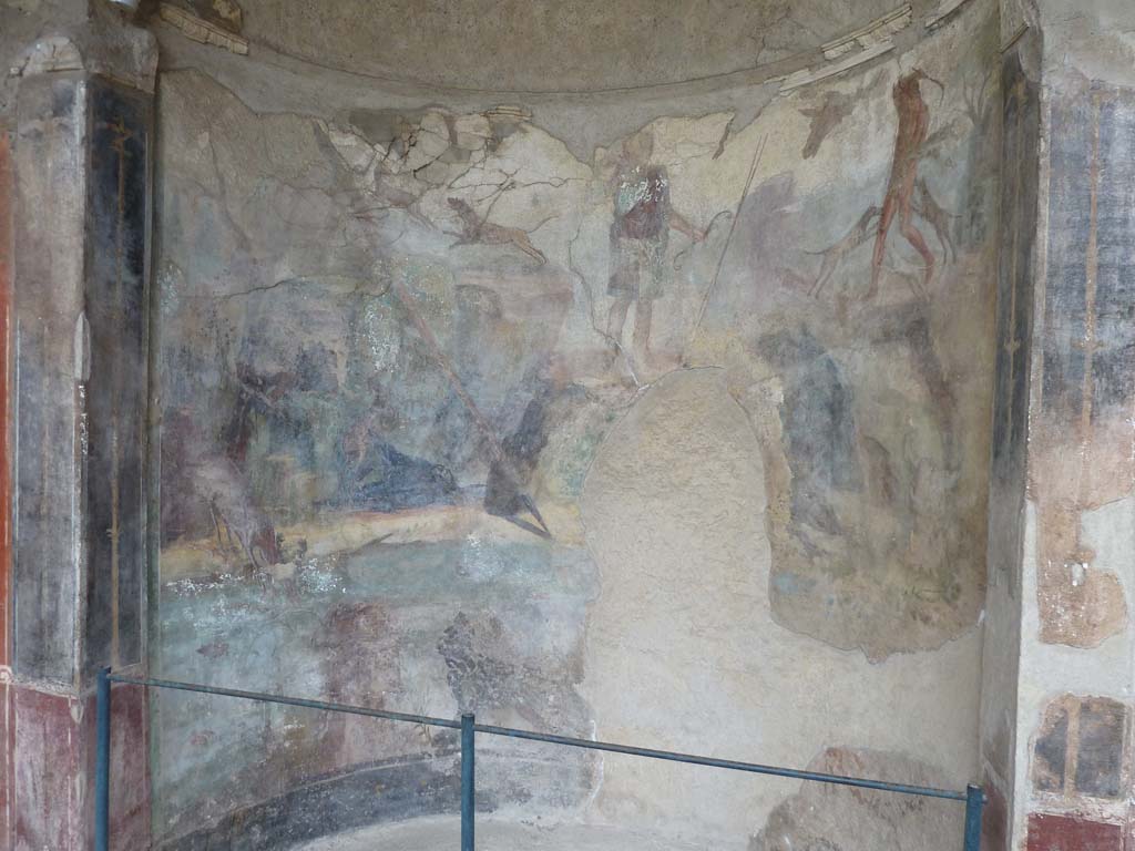 I.10.4 Pompeii. May 2010. Alcove 22, curved recess with painting of Diana and Actaeon.