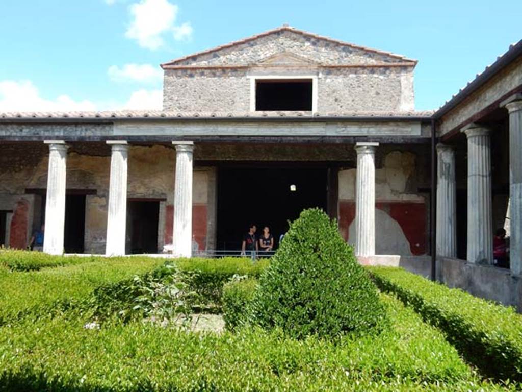 I.10.4 Pompeii. May 2017. Looking towards east portico across peristyle garden. 
Photo courtesy of Buzz Ferebee.