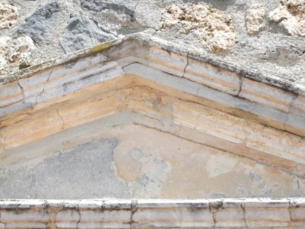 I.10.4 Pompeii. May 2017. Detail from upper east side of peristyle garden. Photo courtesy of Buzz Ferebee.