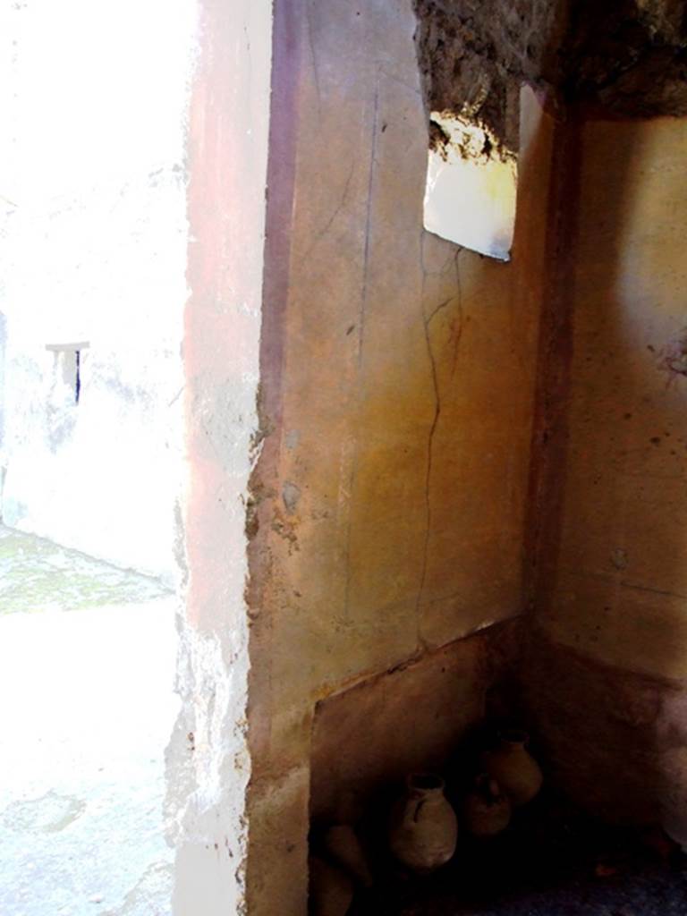 I.10.7 Pompeii. March 2009. 
Room 5, east wall in south-east corner of cubiculum.