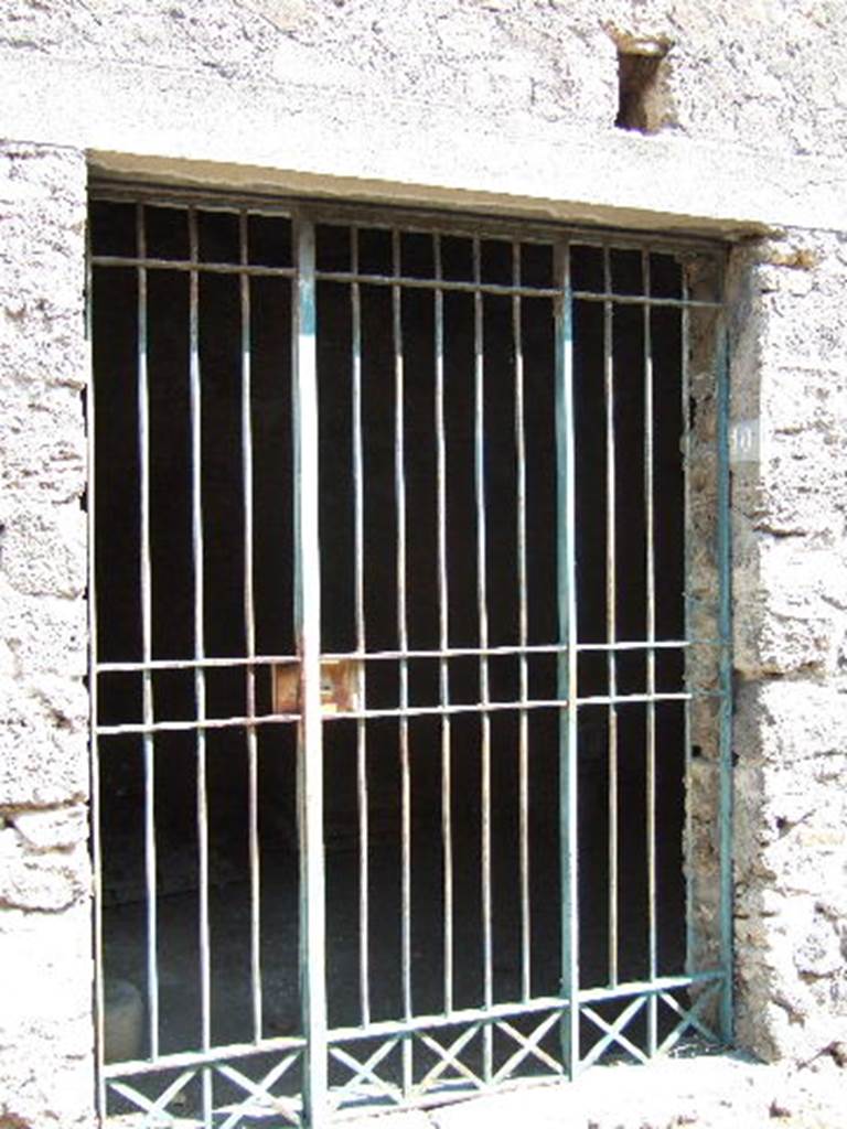 I.10.10 Pompeii.  September 2005.  Entrance.