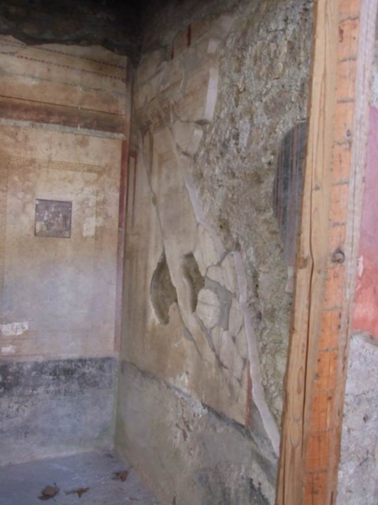 I.10.11 Pompeii. March 2009. Room 6, west wall of exedra.