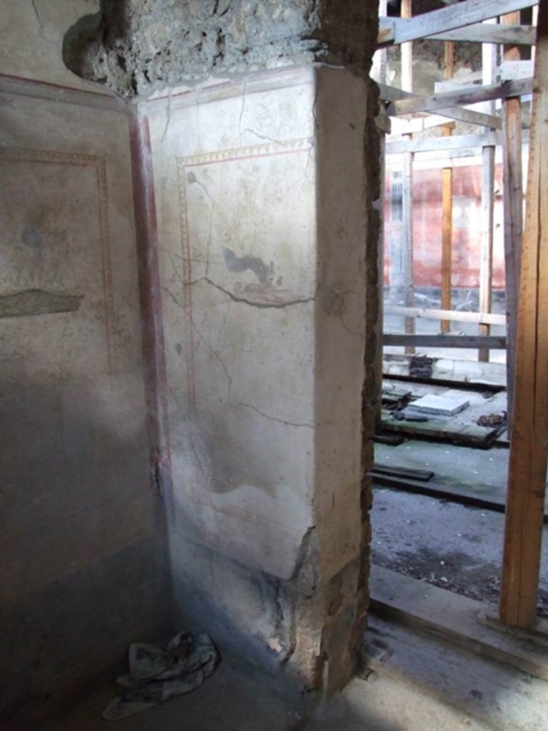 I.10.11 Pompeii. March 2009. Room 7, north wall of cubiculum on west side of doorway to atrium.