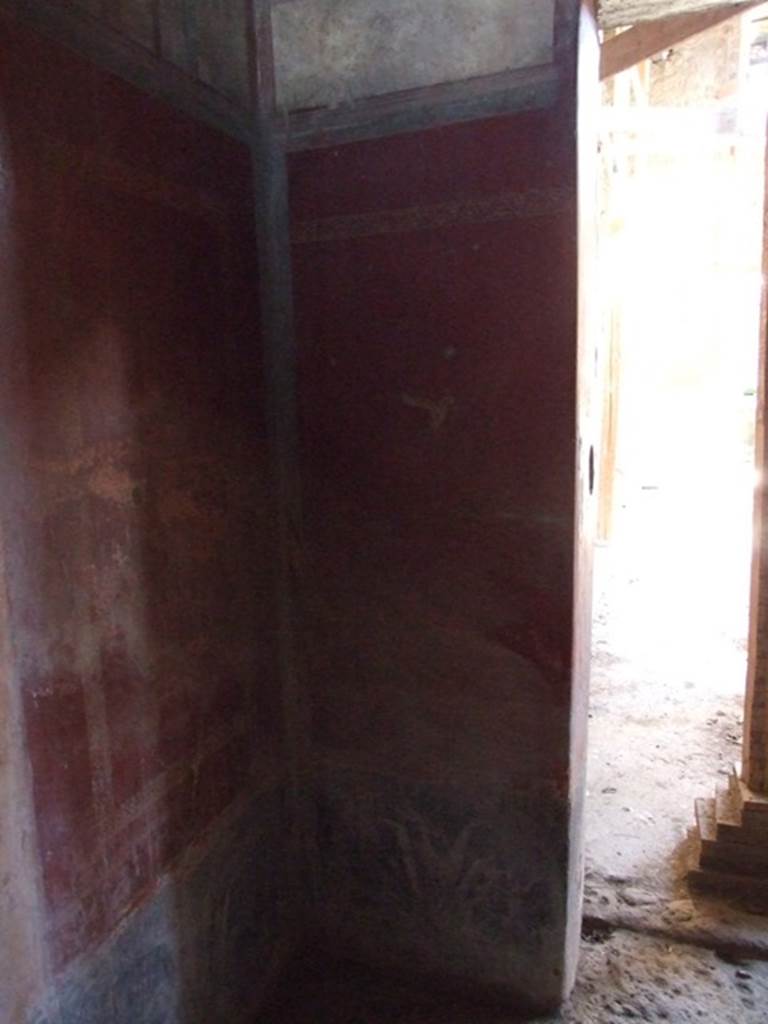 I.10.11 Pompeii. March 2009. Room 9, north end of east wall of cubiculum.