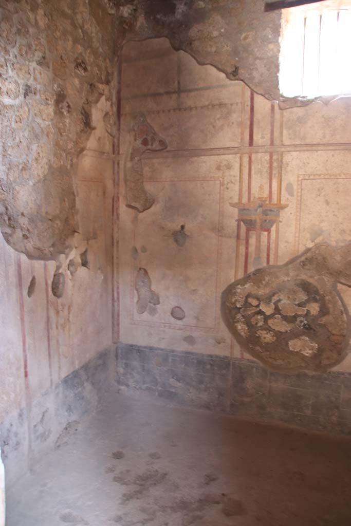 I.10.11 Pompeii. September 2021. 
Room 7, looking towards south-east corner. Photo courtesy of Klaus Heese.