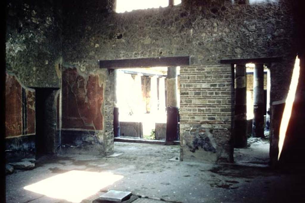 I.10.11 Pompeii. 1959. Room 2, looking east across atrium.  Photo by Stanley A. Jashemski.
Source: The Wilhelmina and Stanley A. Jashemski archive in the University of Maryland Library, Special Collections (See collection page) and made available under the Creative Commons Attribution-Non Commercial License v.4. See Licence and use details.
J59f0130