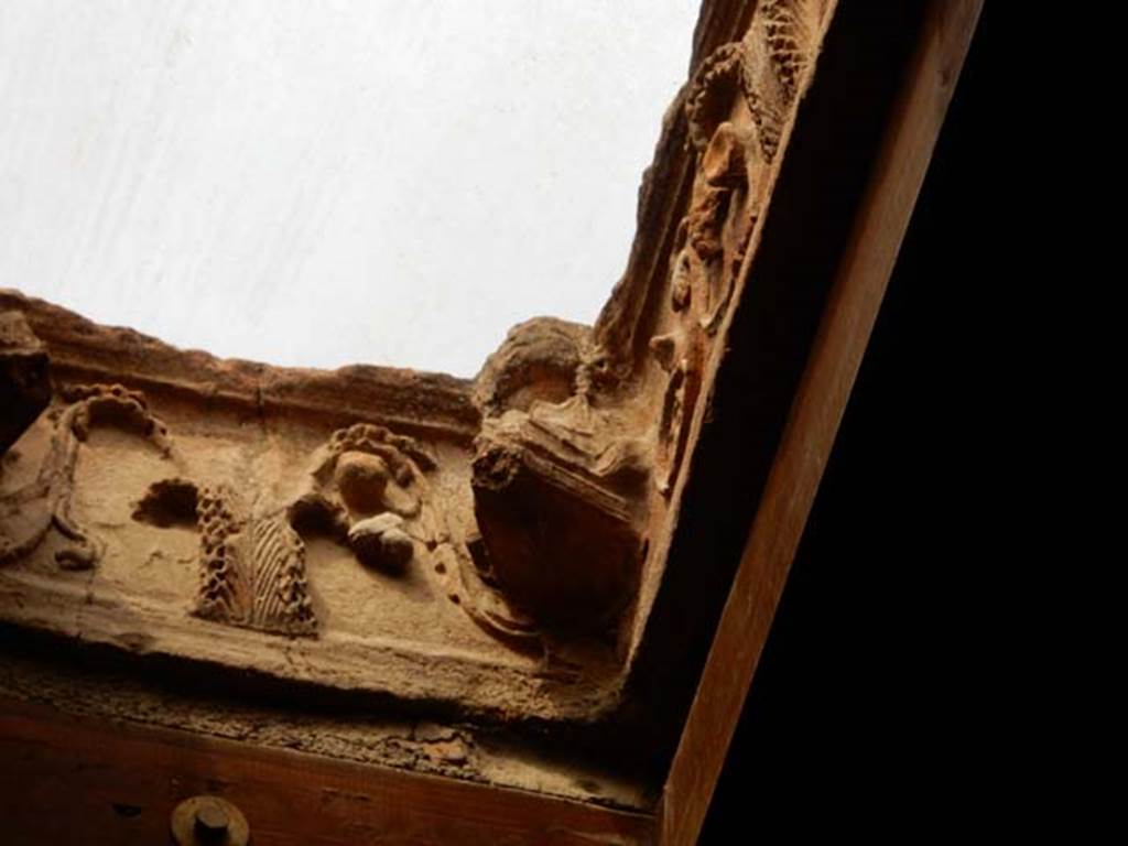I.10.16 Pompeii. May 2017. Detail of terracotta impluvium. Photo courtesy of Buzz Ferebee.