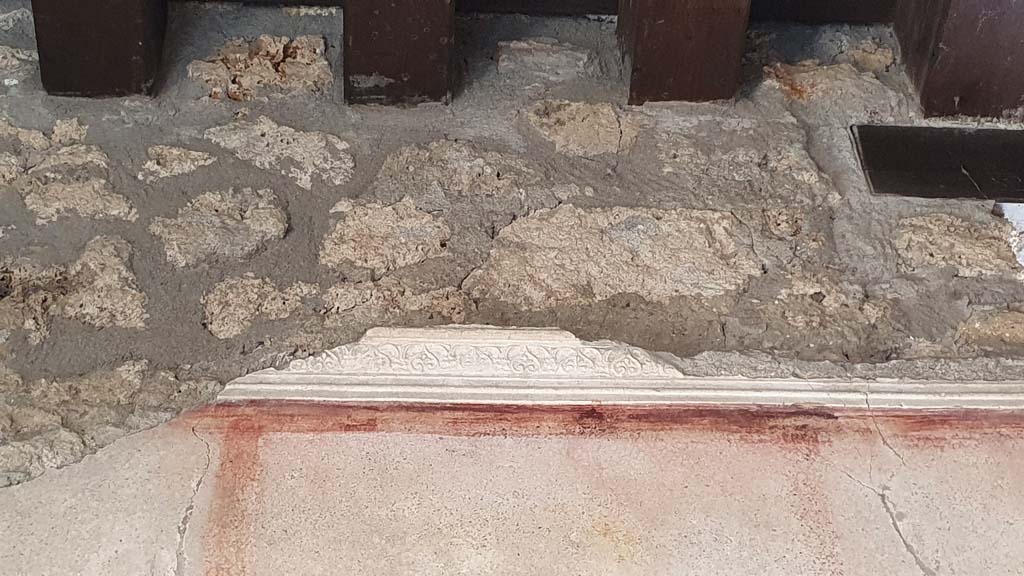 I.11.1 Pompeii. July 2021. Detail of stucco decoration on upper north wall.
Foto Annette Haug, ERC Grant 681269 DÉCOR.