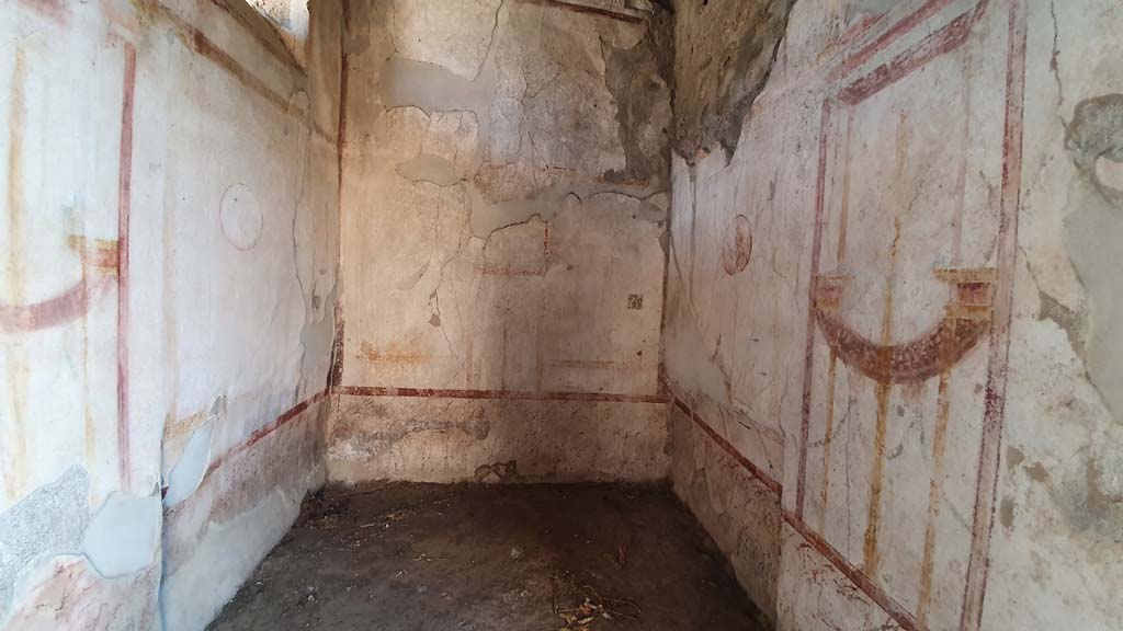 I.11.1 Pompeii. July 2021. Looking east in cubiculum.
Foto Annette Haug, ERC Grant 681269 DÉCOR.
