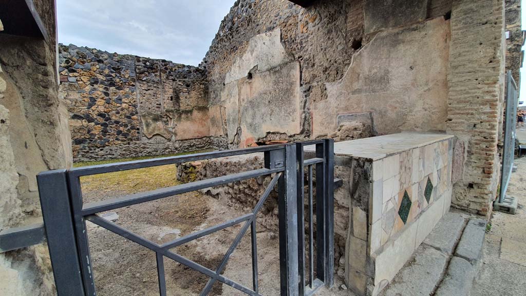 I.11.1 Pompeii. July 2021. Looking south-west from entrance doorway towards west wall.
Foto Annette Haug, ERC Grant 681269 DÉCOR.