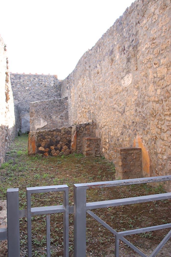 I.11.2 Pompeii. October 2023. 
Looking south from entrance doorway. Photo courtesy of Klaus Heese.