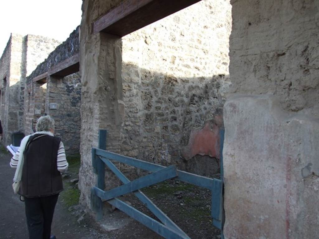 I.11.3 Pompeii. December   2007. Entrance on Via dell’Abbondanza, looking east.