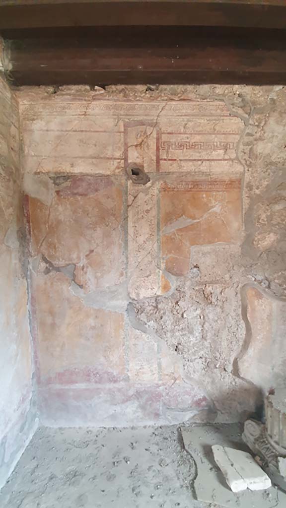 I.11.10 Pompeii. July 2021. North wall at west end.   
Foto Annette Haug, ERC Grant 681269 DÉCOR.