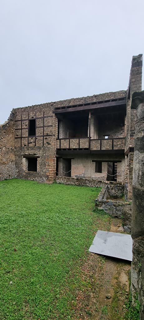 I.11.15 Pompeii. January 2023.
Room 10, looking east across garden area. Photo courtesy of Miriam Colomer