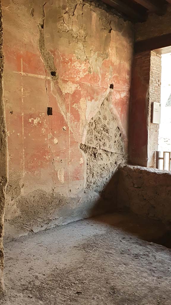 I.12.3 Pompeii. July 2021. 
Looking north-west towards west wall at rear of counter.
Foto Annette Haug, ERC Grant 681269 DÉCOR