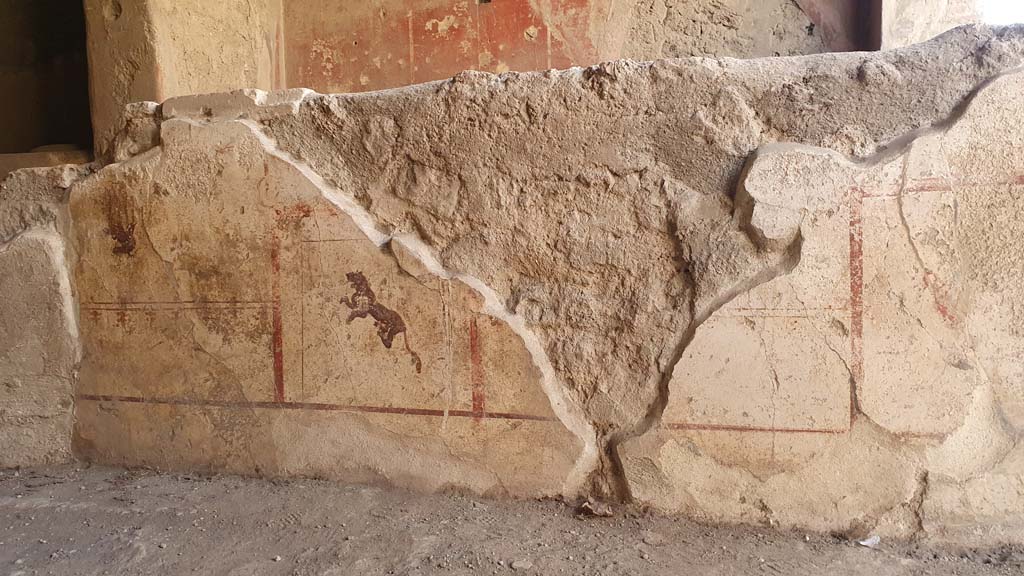 I.12.3 Pompeii. July 2021. East side of counter with painted decoration. 
Foto Annette Haug, ERC Grant 681269 DÉCOR
