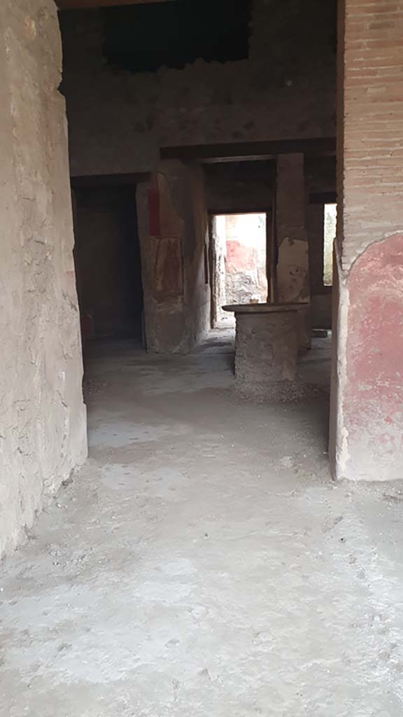 I.12.3 Pompeii. July 2021. Looking south across flooring on east side of counter.
Foto Annette Haug, ERC Grant 681269 DÉCOR