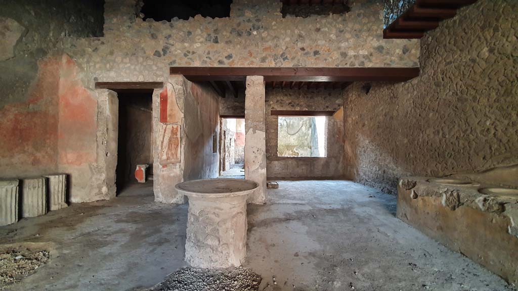 I.12.3 Pompeii. July 2021. Room 1, looking south across courtyard to rear rooms. 
Foto Annette Haug, ERC Grant 681269 DÉCOR