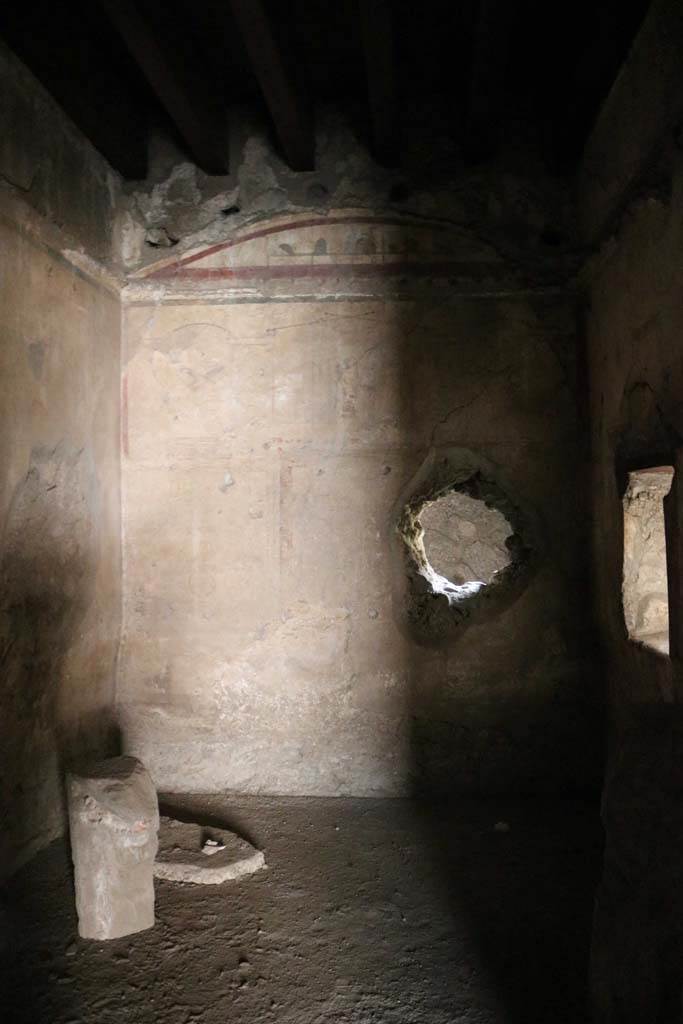 I.12.3 Pompeii. December 2018. 
Room 2, cubiculum, looking south through doorway. Photo courtesy of Aude Durand.
