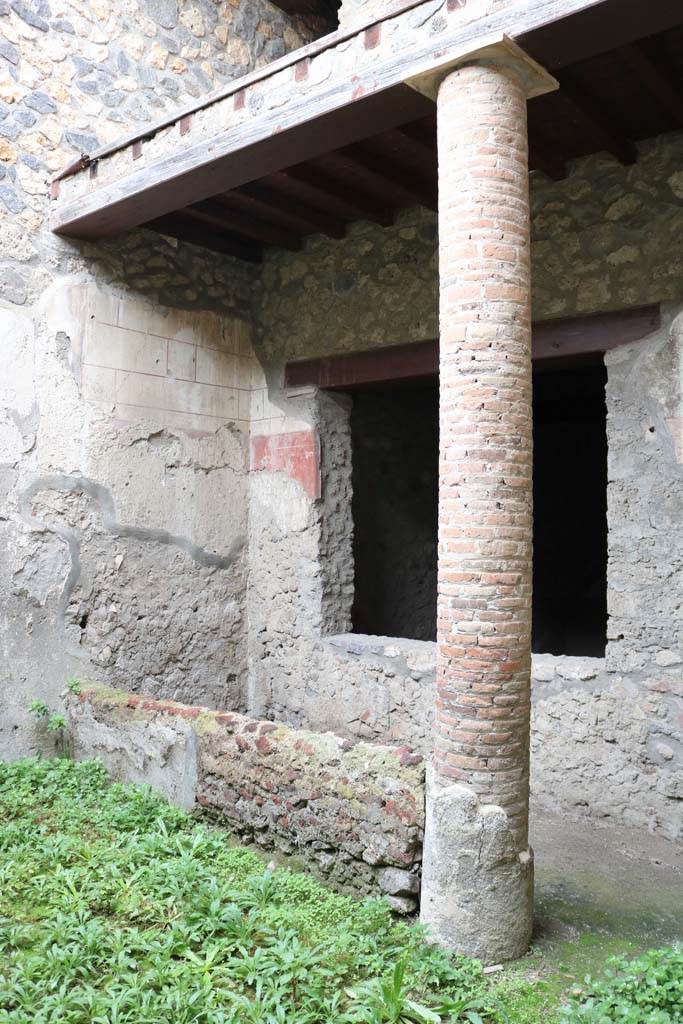 I.12.3 Pompeii. December 2018. 
Looking towards north-west corner of garden, with window into triclinium. Photo courtesy of Aude Durand.