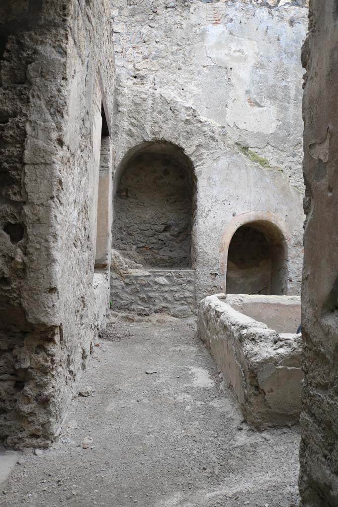 I.12.5 Pompeii. December 2018. 
Looking east from end of corridor across garden area. Photo courtesy of Aude Durand
