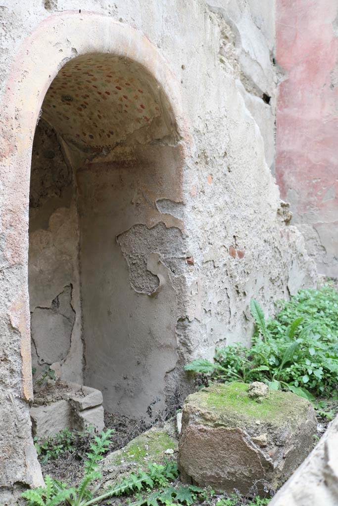 I.12.5 Pompeii. December 2018. 
Looking towards smallest alcove/lararium with remaining painted decoration. Photo courtesy of Aude Durand.