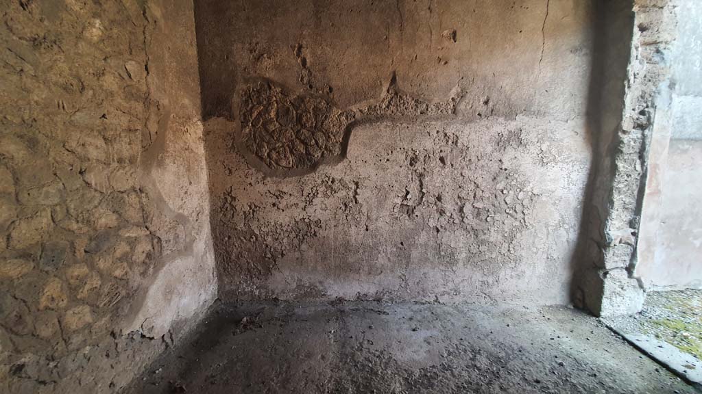 I.12.5 Pompeii. July 2021. Looking towards west wall.
Foto Annette Haug, ERC Grant 681269 DÉCOR.