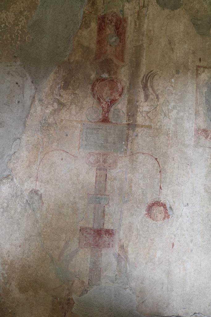 I.12.5 Pompeii. December 2018. 
Detail of painted decoration on north wall of cubiculum, west side. Photo courtesy of Aude Durand.