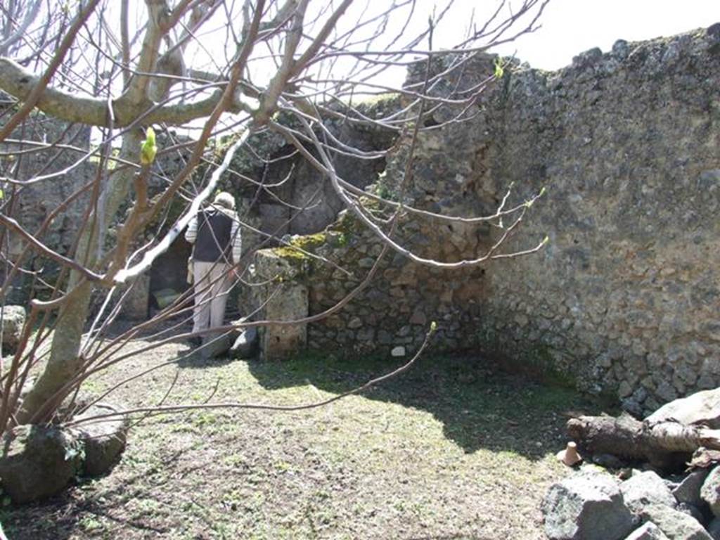 I.12.15 Pompeii. March 2009. Room 8, south-west corner of garden area.
