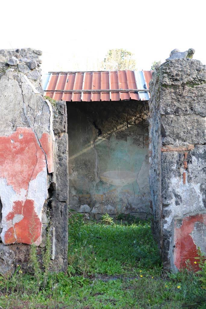 I.12.16 Pompeii. December 2018. 
Looking east to doorway to room 4, corridor leading to garden area at rear. Photo courtesy of Aude Durand