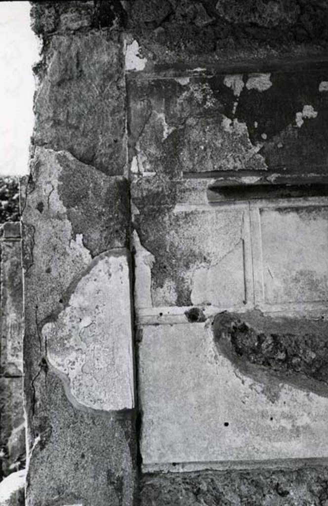 I.13.2 Pompeii. 1974. Domus of Sutoria Primigenia, left ala, left N wall.  Photo courtesy of Anne Laidlaw.
American Academy in Rome, Photographic Archive. Laidlaw collection _P_74_3_4.
