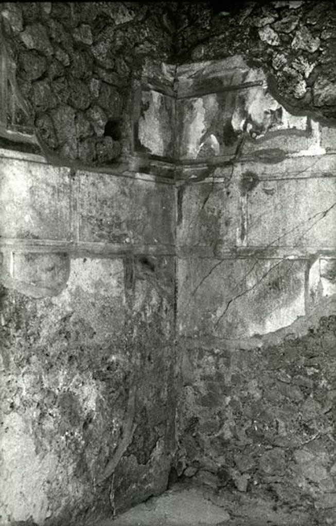 I.13.2 Pompeii. 1974. Domus of Sutoria Primigenia, left ala, NE corner. Photo courtesy of Anne Laidlaw.
American Academy in Rome, Photographic Archive. Laidlaw collection _P_74_3_5.