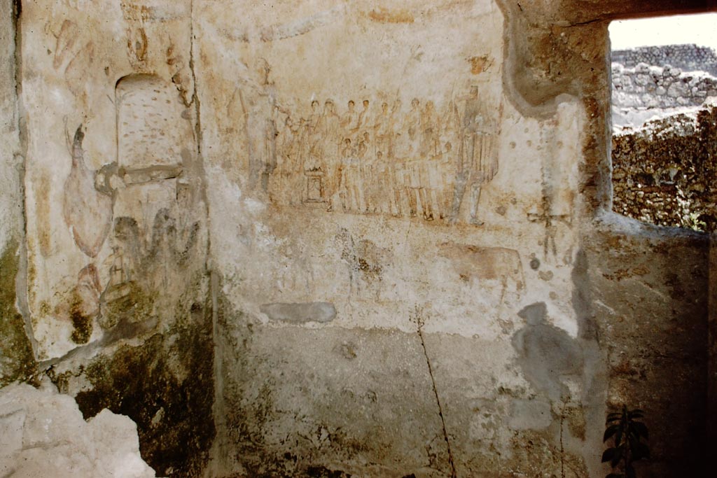I.13.2 Pompeii. 1961. Kitchen, north and east walls. Photo by Stanley A. Jashemski.
Source: The Wilhelmina and Stanley A. Jashemski archive in the University of Maryland Library, Special Collections (See collection page) and made available under the Creative Commons Attribution-Non-Commercial License v.4. See Licence and use details.
J61f0311
See Giacobello, F., 2008. Larari Pompeiani: Iconografia e culto dei Lari in ambito domestico. Milano: LED Edizioni. (p.156)