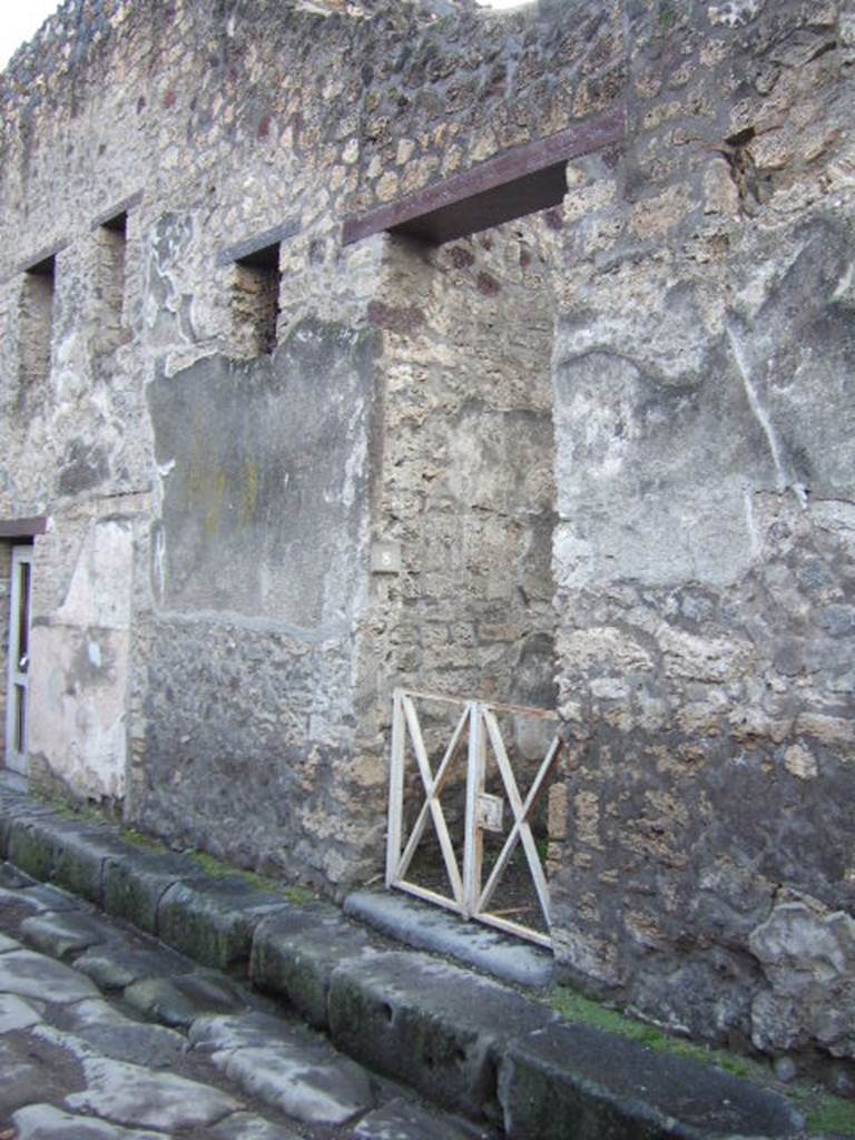 I.13.8 Pompeii. December 2005. Entrance doorway.