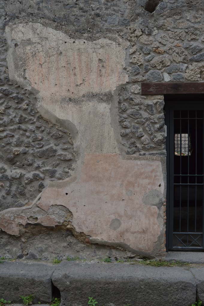 I.13.9 Pompeii. October 2017. 
Remaining painted plaster on south side of entrance doorway.
Foto Taylor Lauritsen, ERC Grant 681269 DÉCOR.