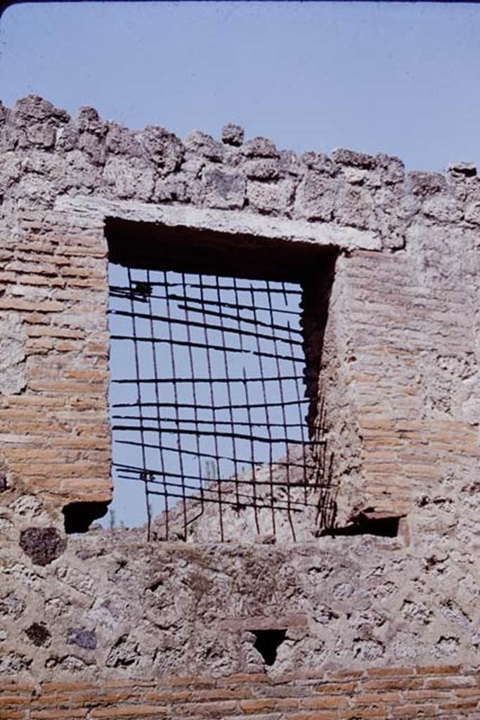 I.13.10, Pompeii. 1964. Detail of window with metal grille. Photo by Stanley A. Jashemski.
Source: The Wilhelmina and Stanley A. Jashemski archive in the University of Maryland Library, Special Collections (See collection page) and made available under the Creative Commons Attribution-Non Commercial License v.4. See Licence and use details.
J64f1122
