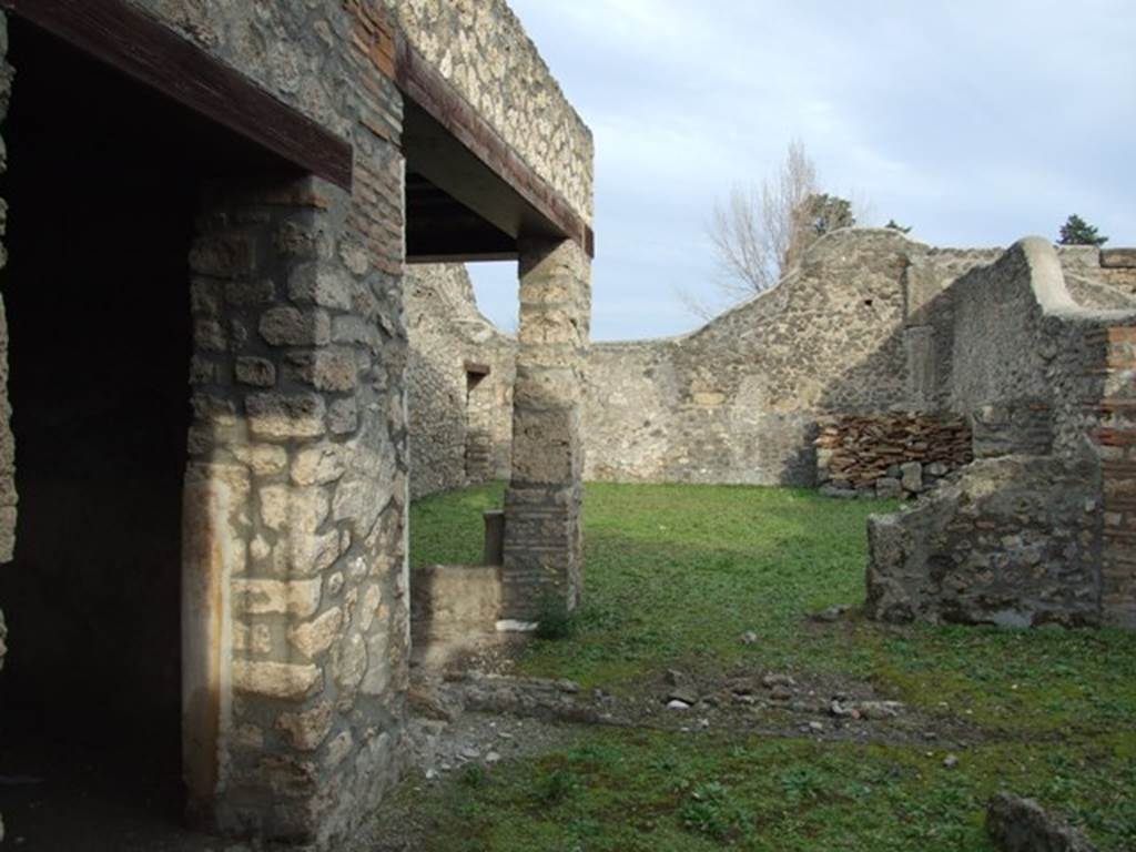 I.13.16 Pompeii.  December 2007.  Looking east towards garden.
.