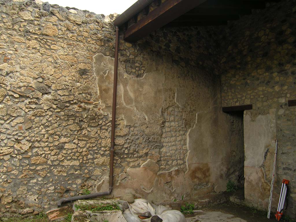 I.14.2 Pompeii. July 2008. Area L, looking towards north side, and doorway to corridor K, on right.  
Photo courtesy of Guilhem Chapelin.