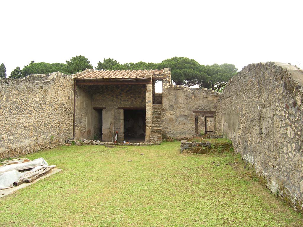 I.14.2 Pompeii. July 2008. Garden area M, looking east. Photo courtesy of Guilhem Chapelin.