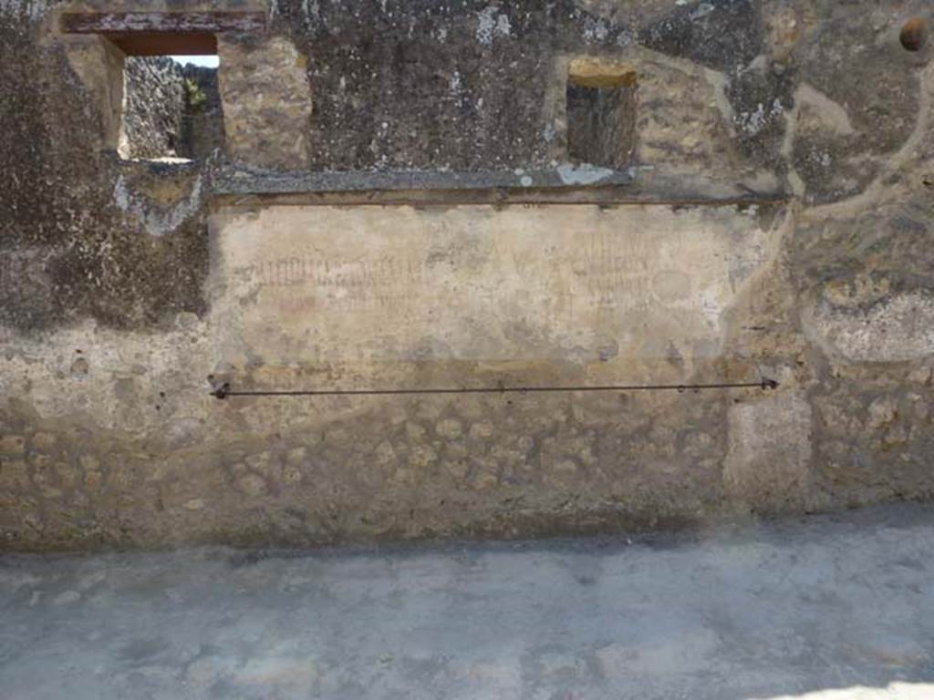 1.14.7 Pompeii. June 2012. Graffiti on exterior front façade between I.14.7 and I.14.8.
Photo courtesy of Michael Binns.