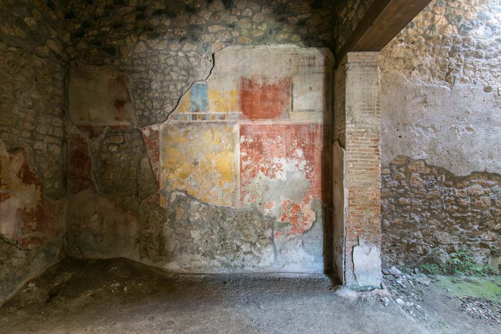 I.14.15 Pompeii. January 2019. Looking towards north wall of room on north side of bar-room.
Photo courtesy of Johannes Eber.