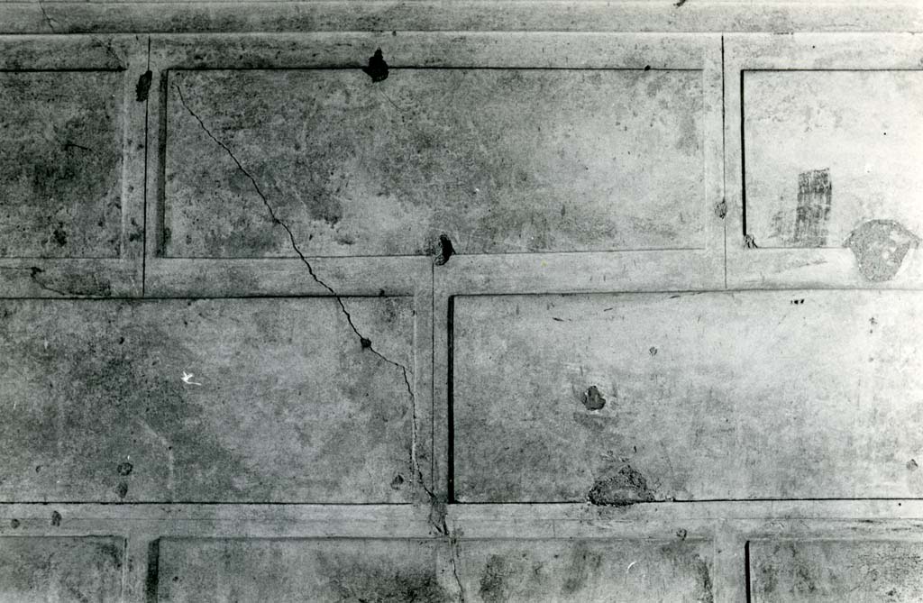 I.15.1 Pompeii. 1972. House, room right of fauces, right E wall, details. Photo courtesy of Anne Laidlaw.
American Academy in Rome, Photographic Archive. Laidlaw collection _P_72_18_23.