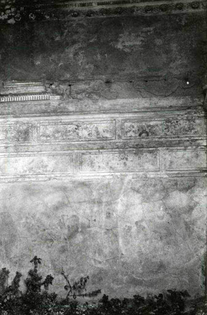 I.15.3 Pompeii. 1968. Room 6. House of Ship Europa, cubiculum right of fauces, N wall, overall. 
Photo courtesy of Anne Laidlaw.
American Academy in Rome, Photographic Archive. Laidlaw collection _P_68_3_19.